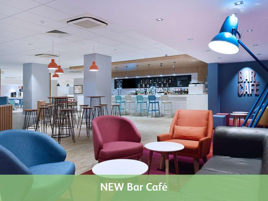 Mercure London Gatwick Airport Horley Restoran fotoğraf