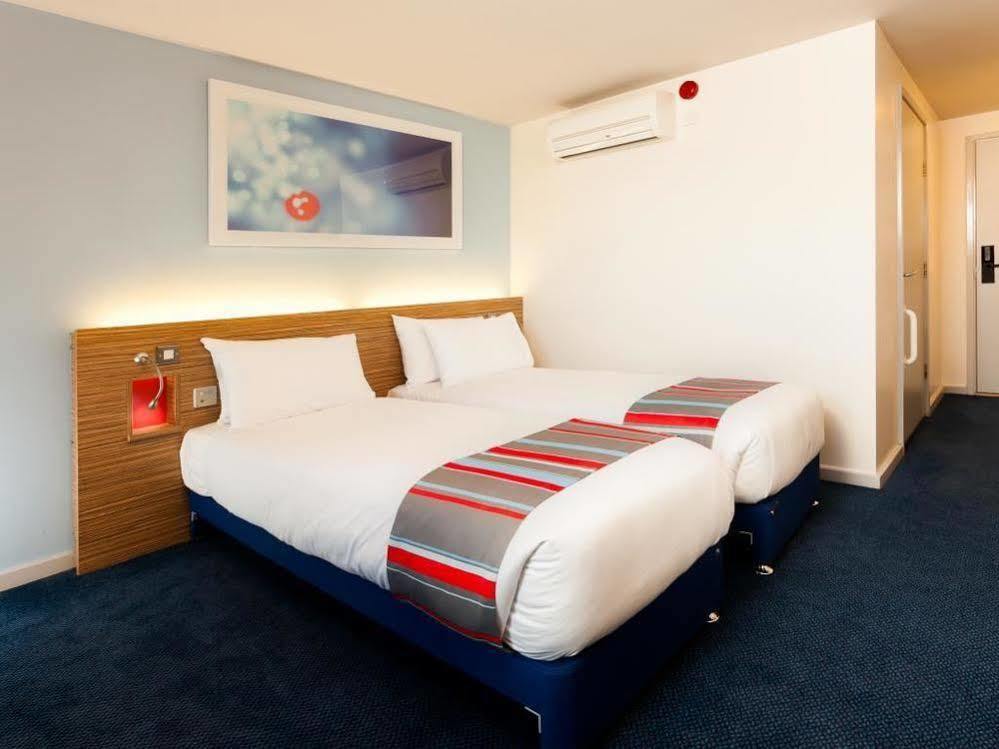 Mercure London Gatwick Airport Horley Dış mekan fotoğraf